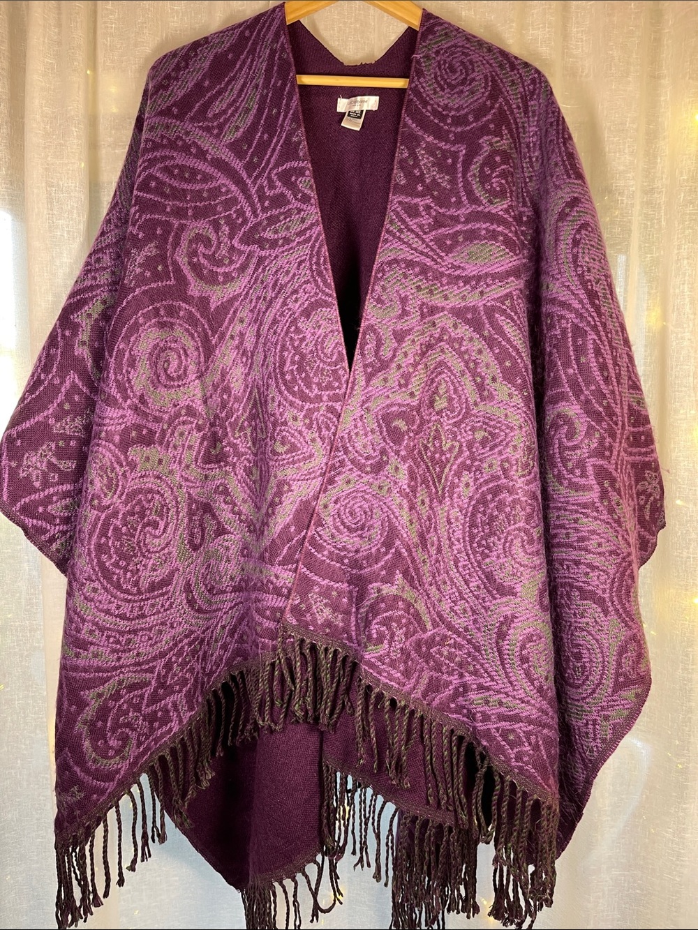 Liz Claiborne Purple Paisley Fringe Wrap Cape